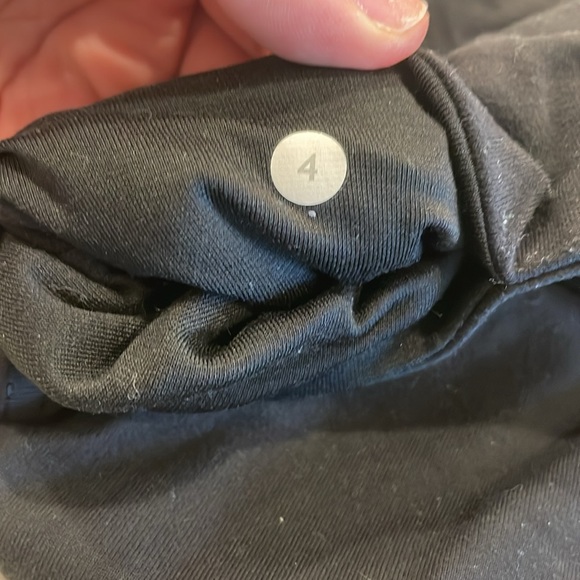 Lululemon Wunder Under Crop, Black, Sz 4 - Picture 3 of 3